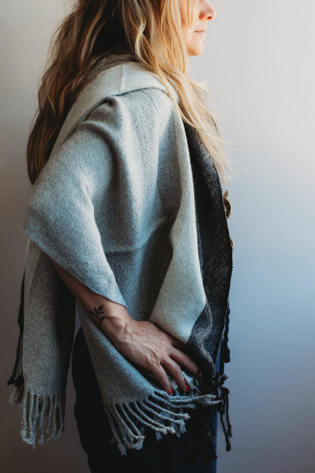 Grey-toned shawl