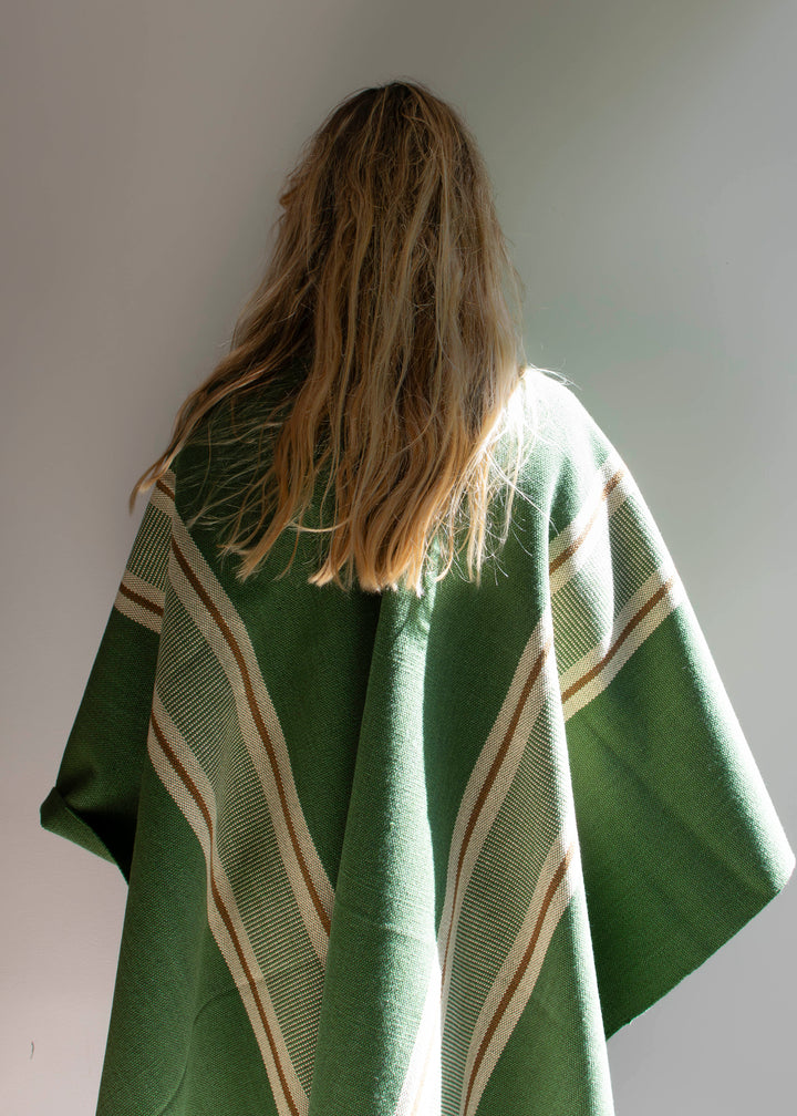 Manta verde dos franjas