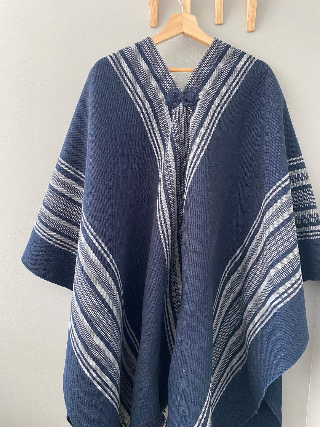 Manta azul tres franjas