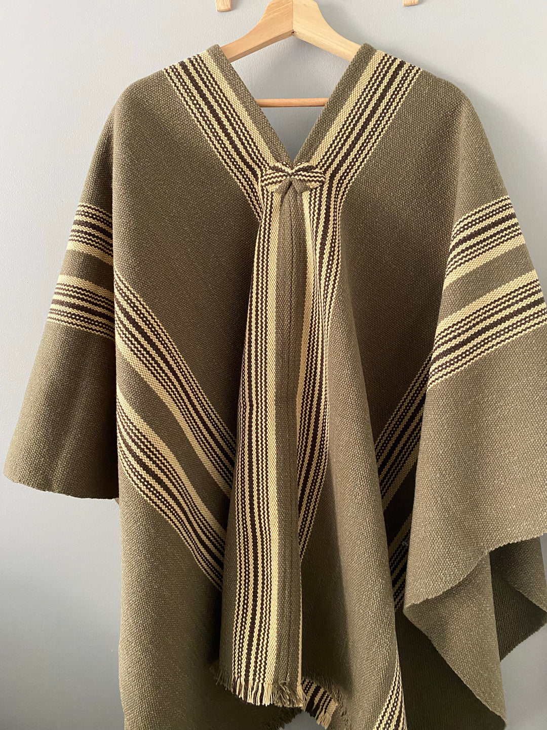 Three-Striped Moss Blanket