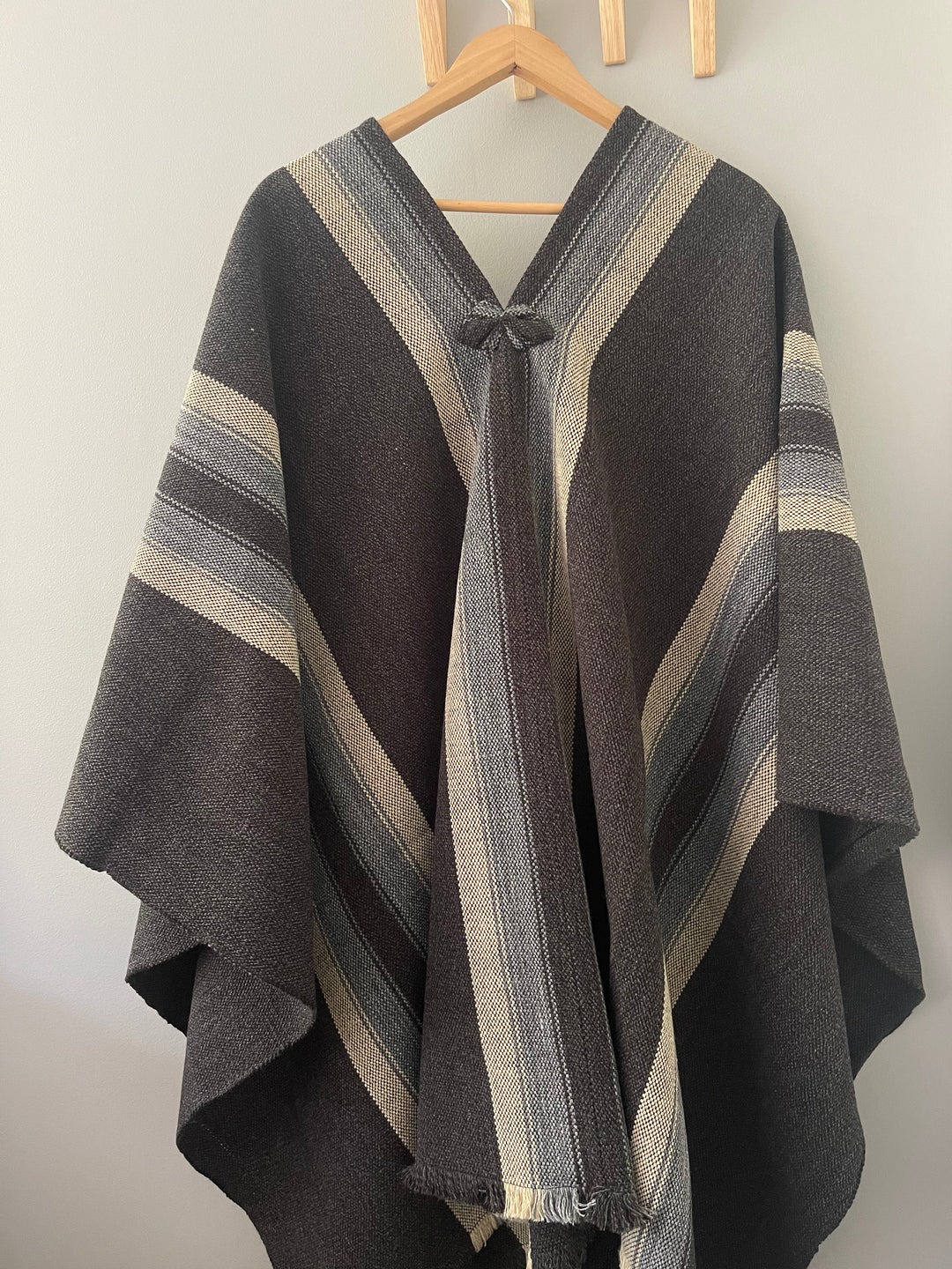 Three-Striped Graphite Blanket