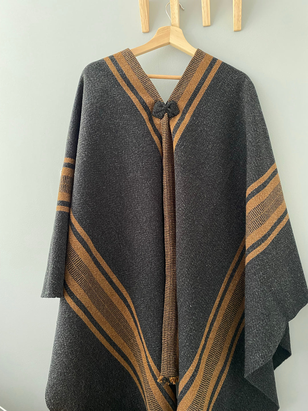 Three-Striped Graphite Blanket